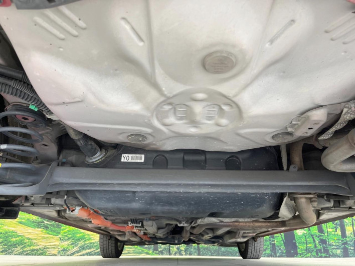 2013 Toyota Aqua DAA-NHP10 (UW-69f95eb70ab84)[29]