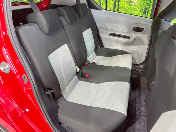 2013 Toyota Aqua DAA-NHP10 (UW-69f95eb70ab84)[21]