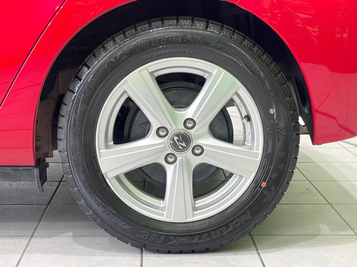 2013 Toyota Aqua DAA-NHP10 (UW-69f95eb70ab84)[19]