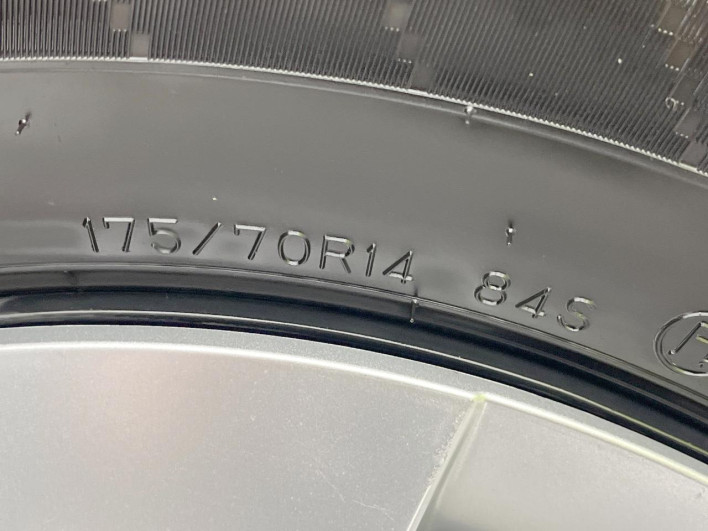 2019 Toyota Vitz DAA-NHP130 (UW-69f95eb8f2e0e)[10]