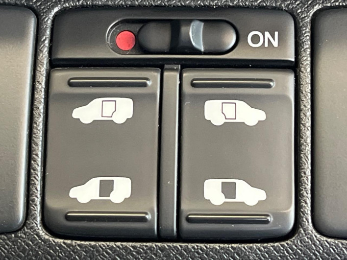 2014 Honda Stepwgn Spada DBA-RK5 (UW-69f95ec320b9f)[25]