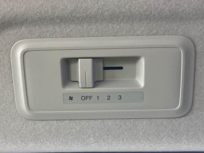 2014 Honda Stepwgn Spada DBA-RK5 (UW-69f95ec320b9f)[22]