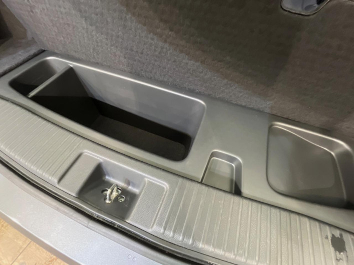 2016 Honda VEZEL DAA-RU4 (UW-69f95ec6793dc)[6]