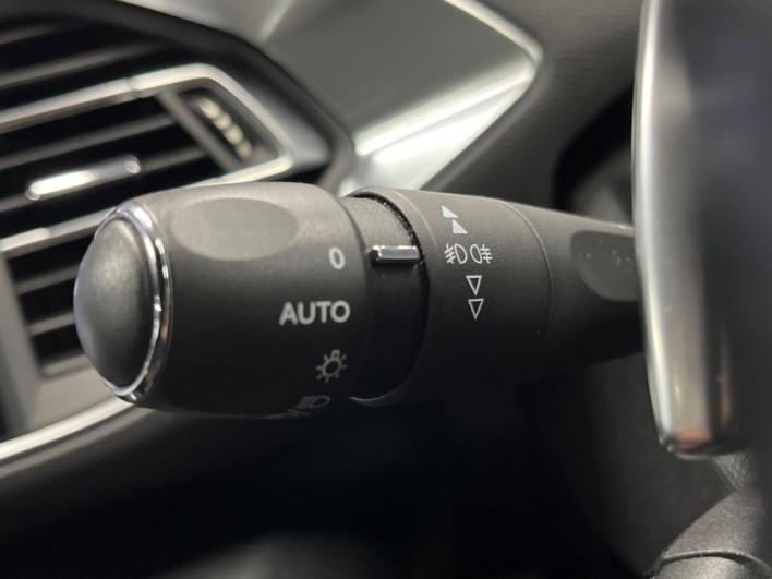 2019 Peugeot 308 LDA-T9YH01 (UW-69f95ed80c376)[18]