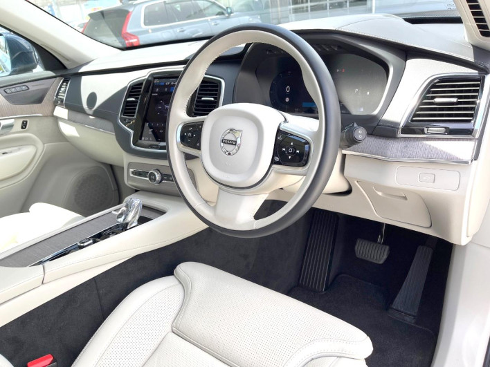 2025 Volvo XC90 5AA-LB420TXCM2 (UW-69f95edfefefe)[18]