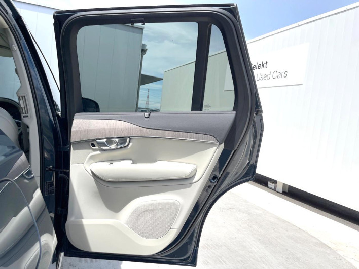 2025 Volvo XC90 5AA-LB420TXCM2 (UW-69f95edfefefe)[27]