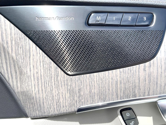 2025 Volvo XC90 5AA-LB420TXCM2 (UW-69f95edfefefe)[21]