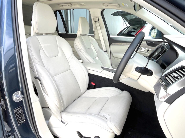 2025 Volvo XC90 5AA-LB420TXCM2 (UW-69f95edfefefe)[19]