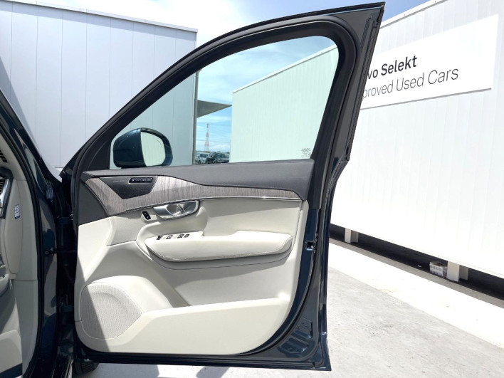 2025 Volvo XC90 5AA-LB420TXCM2 (UW-69f95edfefefe)[26]