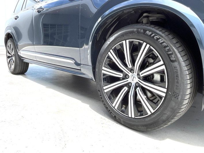 2025 Volvo XC90 5AA-LB420TXCM2 (UW-69f95edfefefe)[16]