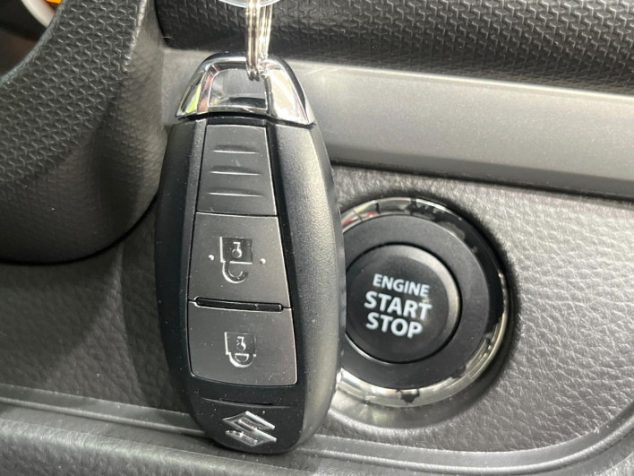 2013 Suzuki Swift DBA-ZC72S (UW-69f95ee37876d)[8]