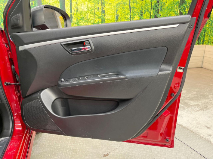 2013 Suzuki Swift DBA-ZC72S (UW-69f95ee37876d)[22]