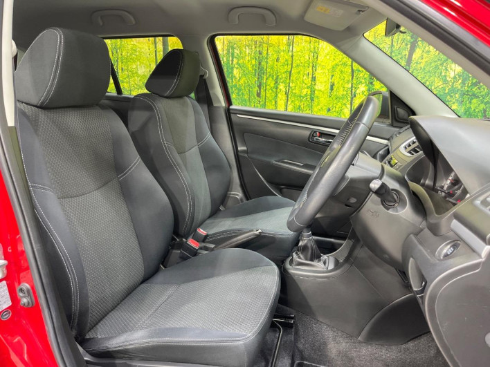 2013 Suzuki Swift DBA-ZC72S (UW-69f95ee37876d)[23]