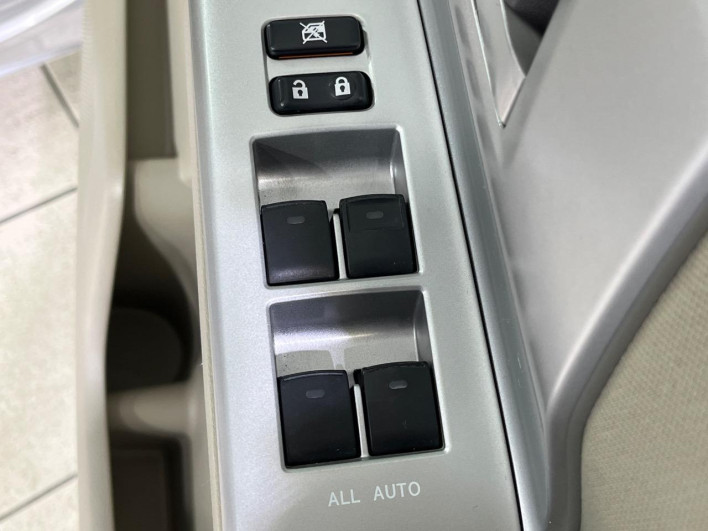 2013 Toyota Noah DBA-ZRR75G (UW-69f95ee5e406d)[11]