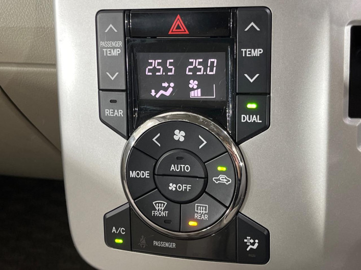 2013 Toyota Noah DBA-ZRR75G (UW-69f95ee5e406d)[24]