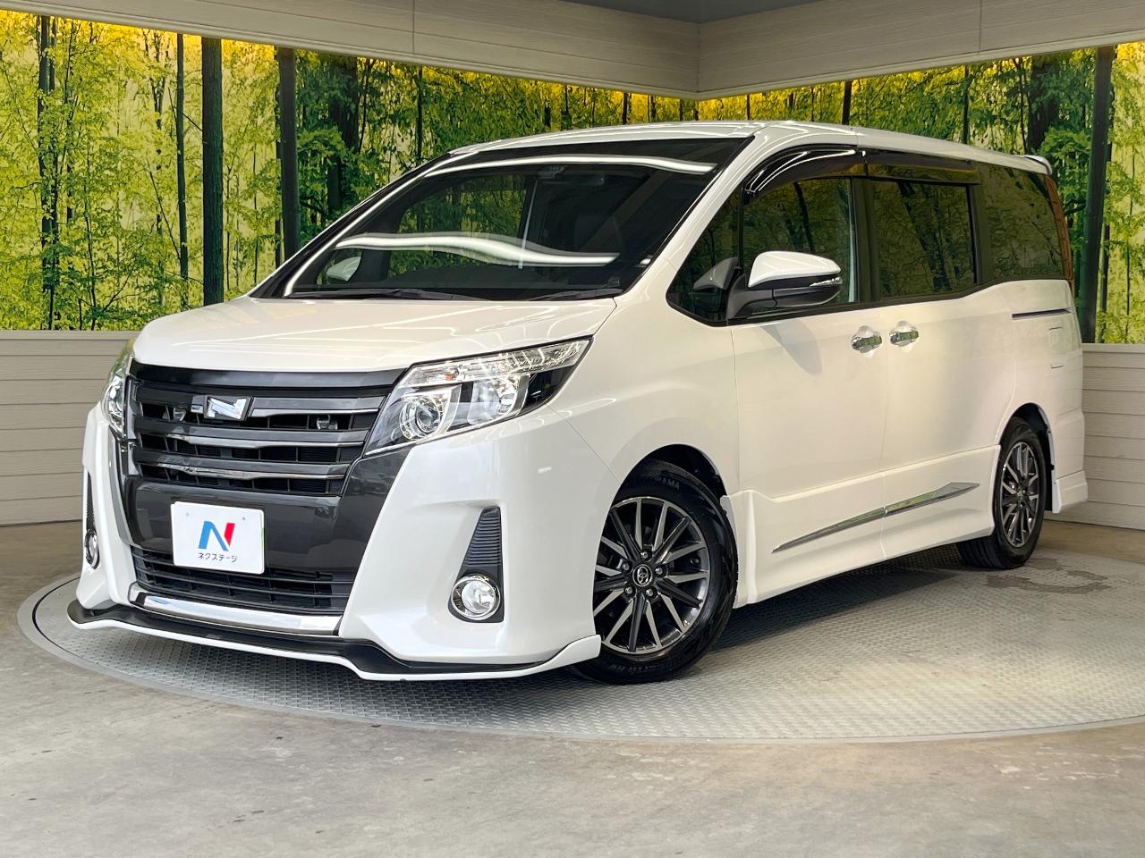 2017 Toyota Noah DBA-ZRR80W