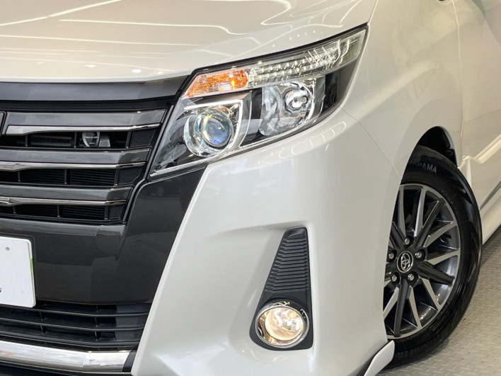 2017 Toyota Noah DBA-ZRR80W (UW-69f95ee737b8b)[7]