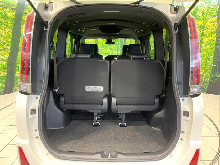 2018 Toyota Noah DBA-ZRR80W (UW-69f95ee92f17b)[22]