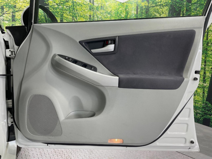 2010 Toyota Prius DAA-ZVW30 (UW-69f95ef163dff)[25]