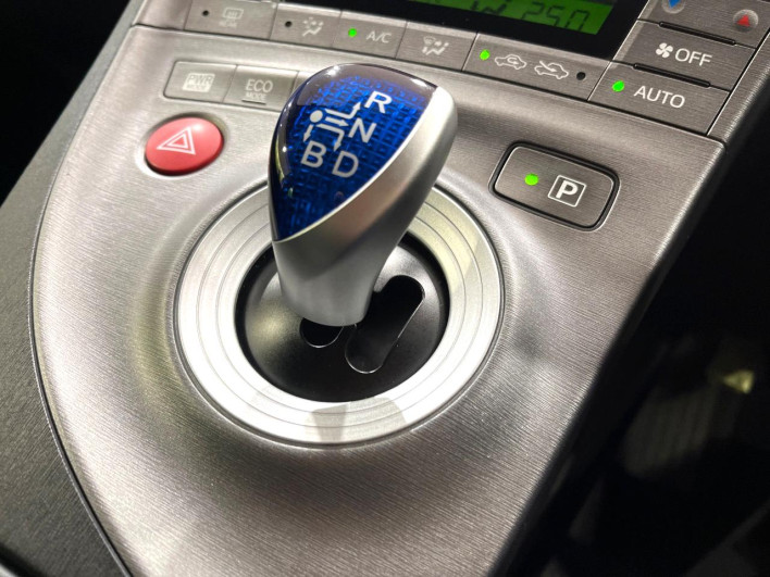 2013 Toyota Prius DAA-ZVW30 (UW-69f95ef271a4e)[11]