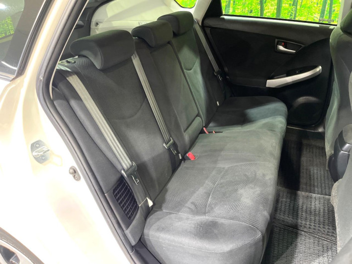 2013 Toyota Prius DAA-ZVW30 (UW-69f95ef271a4e)[29]