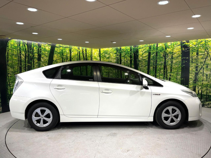 2013 Toyota Prius DAA-ZVW30 (UW-69f95ef271a4e)[27]