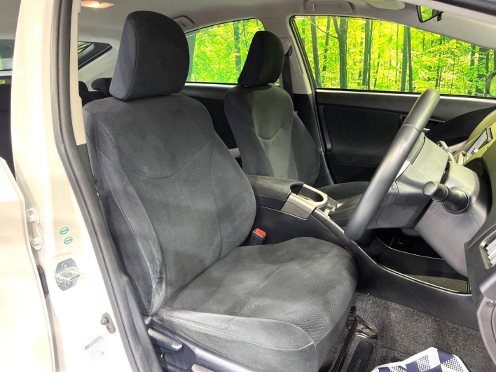 2013 Toyota Prius DAA-ZVW30 (UW-69f95ef271a4e)[28]
