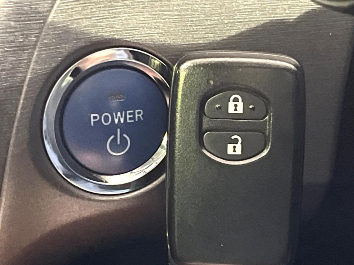 2013 Toyota Prius DAA-ZVW30 (UW-69f95ef271a4e)[7]