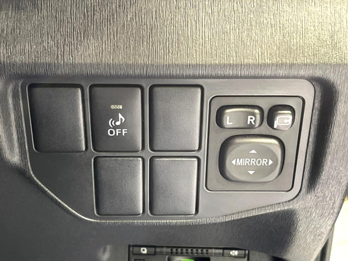 2013 Toyota Prius DAA-ZVW30 (UW-69f95ef271a4e)[17]