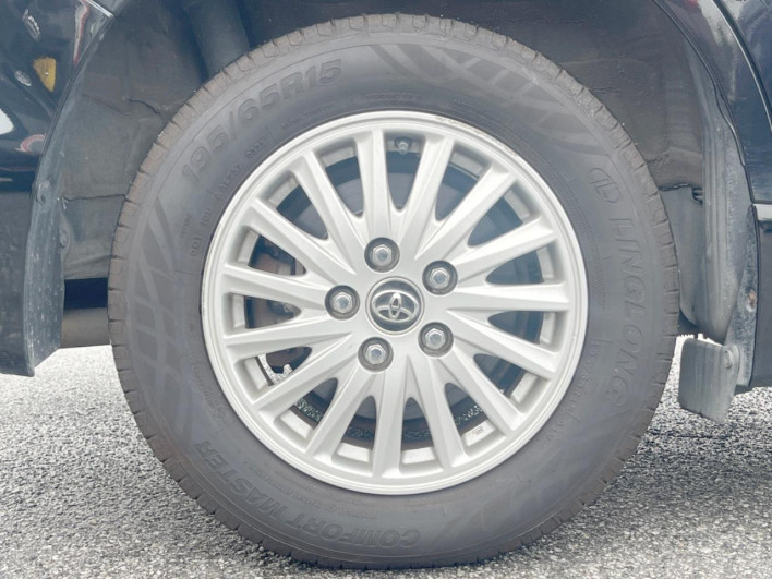2015 Toyota Voxy DAA-ZWR80G (UW-69f95ef820385)[20]