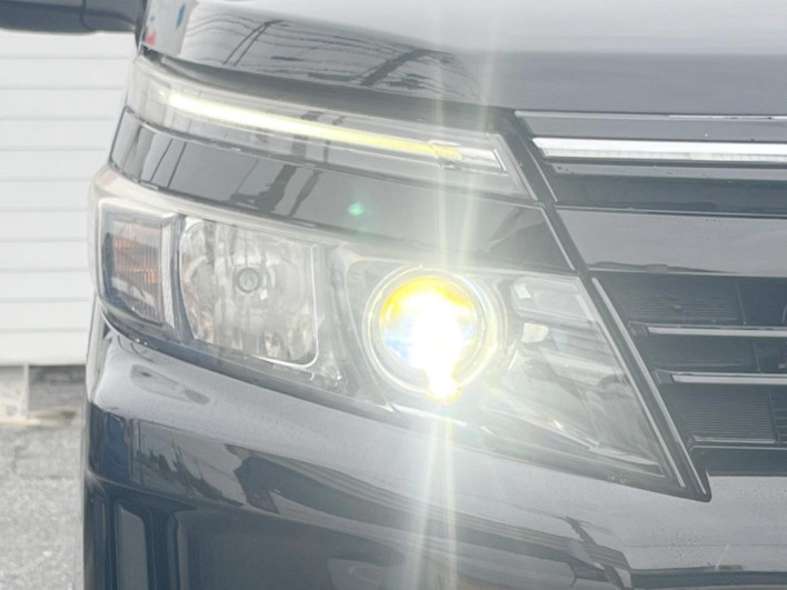 2015 Toyota Voxy DAA-ZWR80G (UW-69f95ef820385)[13]