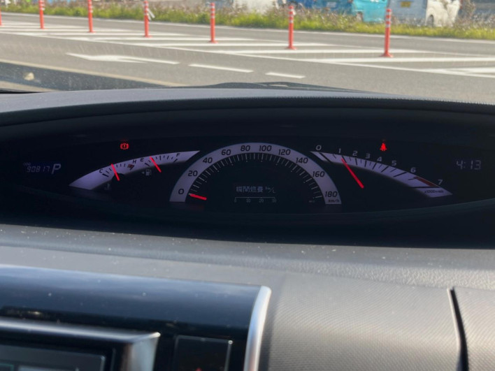 2013 Toyota Estima DBA-ACR50W (UW-69faaf1f16b74)[24]