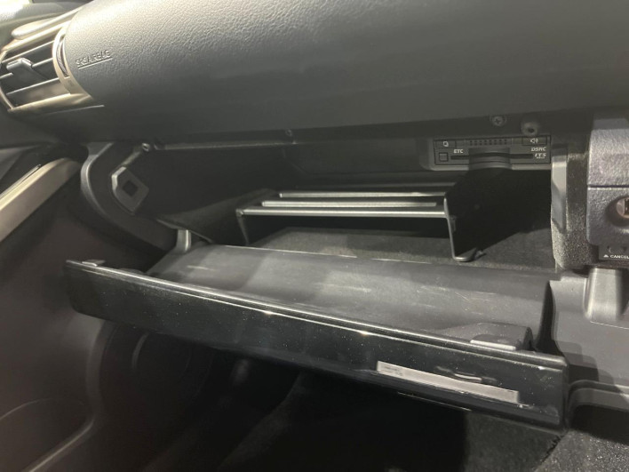 2015 Lexus IS DAA-AVE35 (UW-69faaf29ef647)[21]
