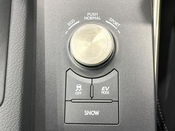 2015 Lexus IS DAA-AVE35 (UW-69faaf29ef647)[28]