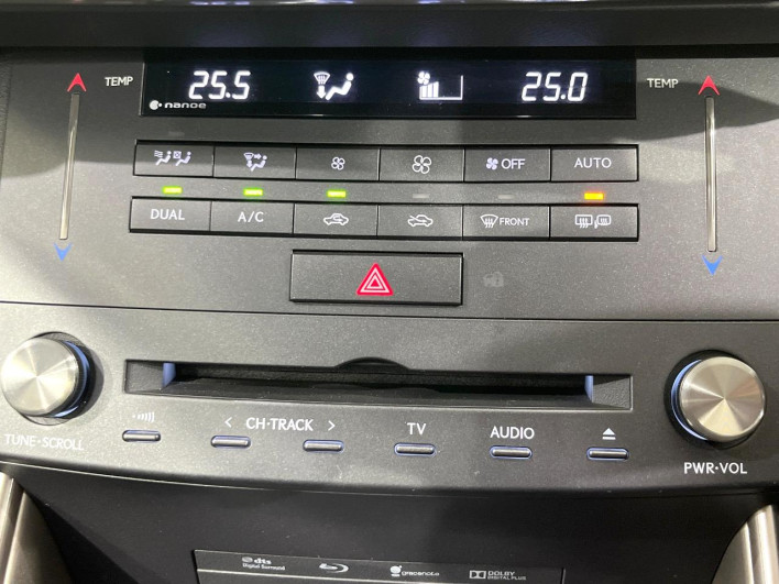 2015 Lexus IS DAA-AVE35 (UW-69faaf29ef647)[26]