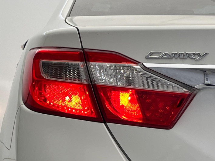 2013 Toyota Camry DAA-AVV50 (UW-69faaf2a5e058)[19]