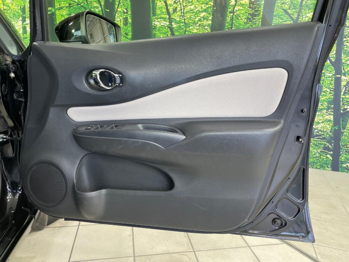 2017 Nissan Note DBA-E12 (UW-69faaf4ad1c4a)[24]