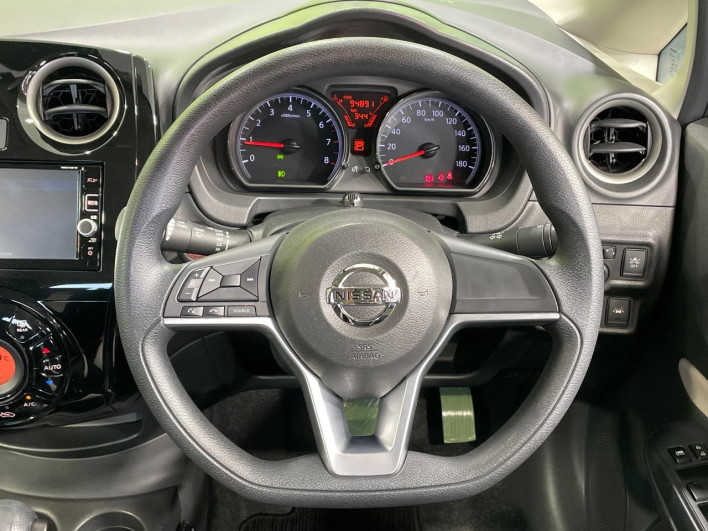 2017 Nissan Note DBA-E12 (UW-69faaf4ad1c4a)[29]