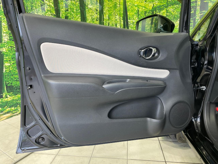 2017 Nissan Note DBA-E12 (UW-69faaf4ad1c4a)[21]