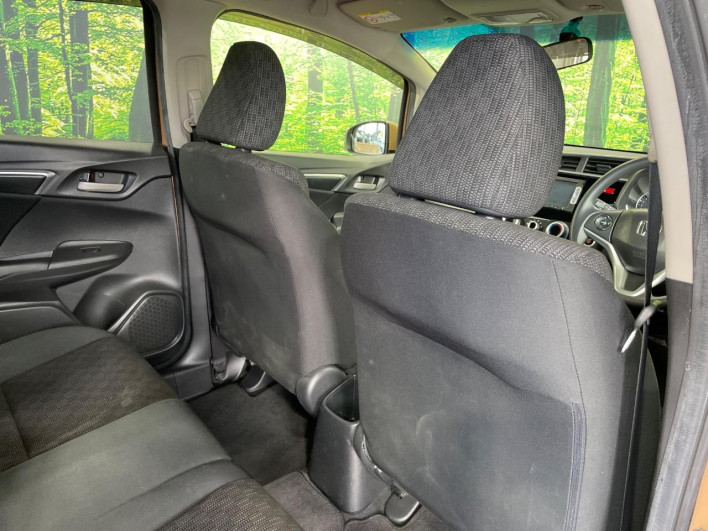 2013 Honda Fit DBA-GK3 (UW-69faaf55301c0)[29]