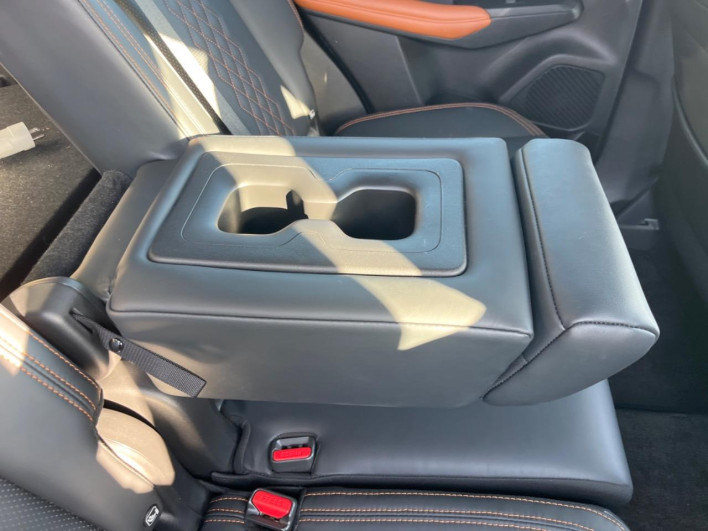 2023 Mitsubishi OUTLANDER PHEV 5LA-GN0W (UW-69faaf55d6a2a)[21]