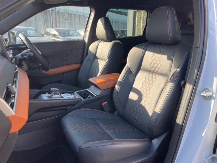 2023 Mitsubishi OUTLANDER PHEV 5LA-GN0W (UW-69faaf55d6a2a)[10]