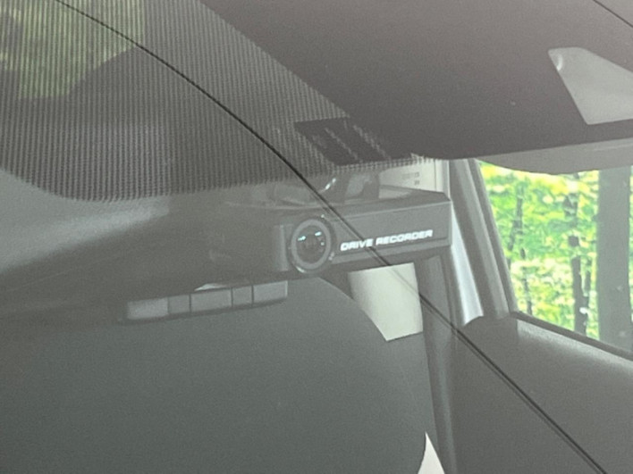 2017 Nissan Note DAA-HE12 (UW-69faaf62b1eb8)[13]