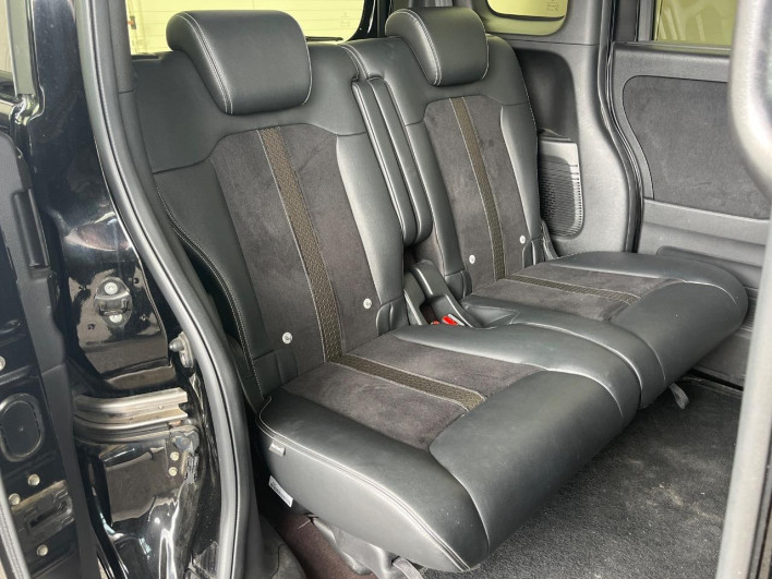 2018 Honda N-BOX CUSTOM DBA-JF3 (UW-69faaf734f4c7)[13]