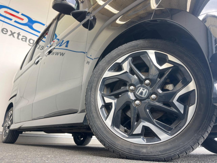 2018 Honda N-BOX CUSTOM DBA-JF3 (UW-69faaf734f4c7)[16]