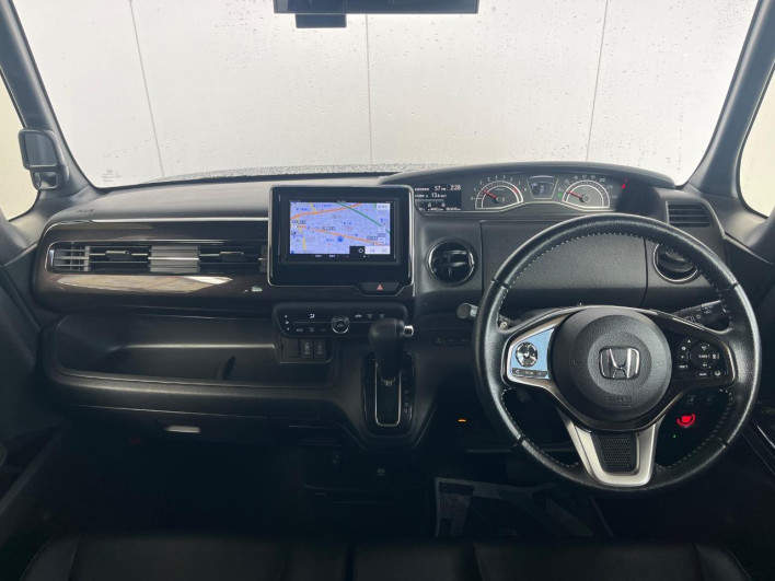 2018 Honda N-BOX CUSTOM DBA-JF3 (UW-69faaf734f4c7)[4]