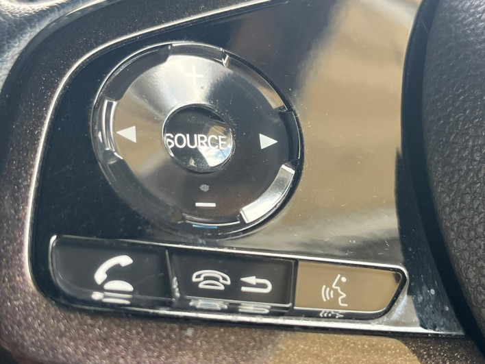 2018 Honda N-BOX CUSTOM DBA-JF3 (UW-69faaf734f4c7)[24]