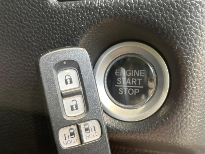 2018 Honda N-BOX CUSTOM DBA-JF3 (UW-69faaf735071d)[28]