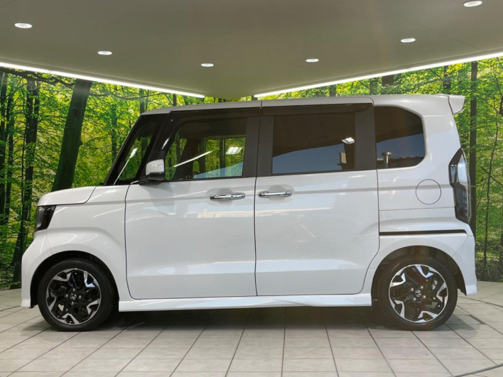 2018 Honda N-BOX CUSTOM DBA-JF3 (UW-69faaf735071d)[14]