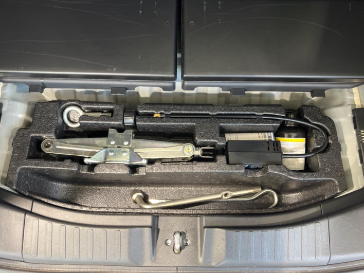 2018 Honda N-BOX CUSTOM DBA-JF3 (UW-69faaf735071d)[17]